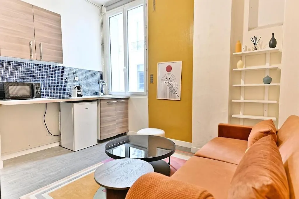 Rez-de-chaussee Montparnasse -ii 아파트 *