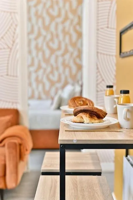 Apartment Rez-de-chaussee Montparnasse -ii